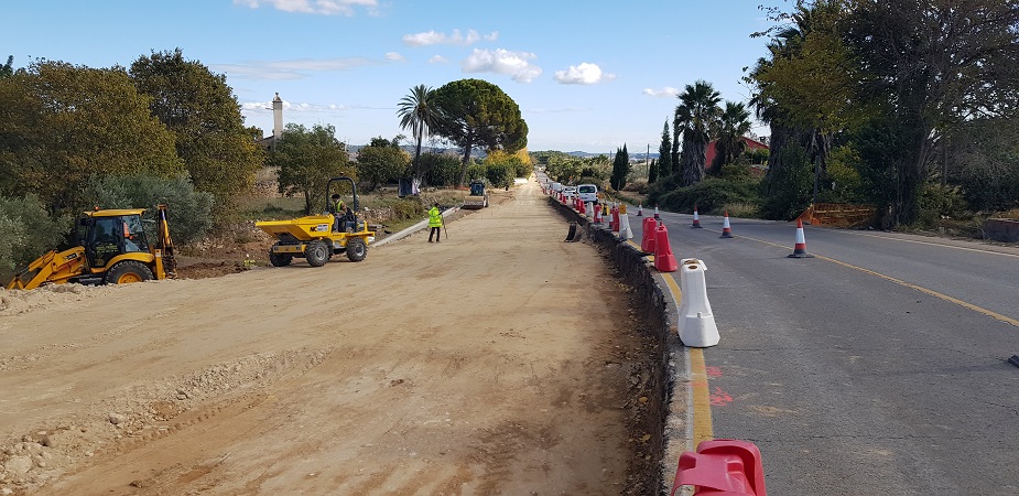 Obras de la vía ciclopeatonal que conectará las localidades de Macastre y Yátova.